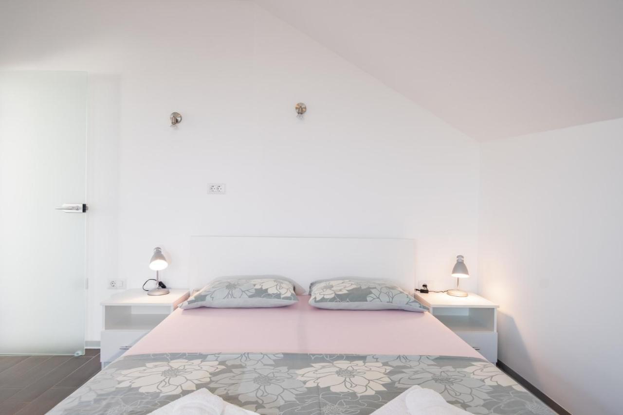 Vila Tina In Pula, Istrien Medulin Luaran gambar
